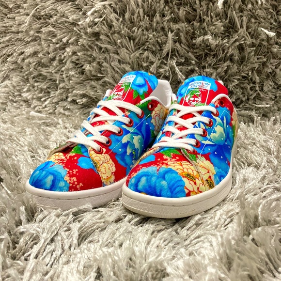 adidas gazelle silver green womens Adidas Stan Smith Floral (W) main image 0
